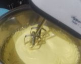 Foto langkah ke 2 dari resep Bolu Hongkong Keju Kismis.