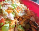 Foto del paso 2 de la receta: Ensalada fresca con fresas y uvas