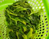 Foto langkah ke 2 dari resep Rujak Kangkung Sambel Asem.