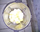 A picture of step 2 of Orange pineapple juice.