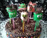 Foto del paso 2 de la receta: Tarta con cobertura de chocolate con pequeños Frankenstein