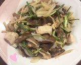 รูปขั้นตอนการทำที่ 11 ของ ไก่ผัดขิง (ผัดอย่างยิ่งใหญ่กินได้ทั้งบ้าน)
