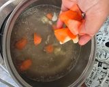 Gambar langkah 2 resipi Sup ayam dengan green tea & goji berry.
