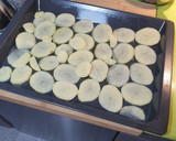 Foto del paso 1 de la receta: Lomos de merluza al horno con patata panadera