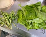 Une image de l'étape 2 de Nouilles à l'oseille, tomates, ail, crème et persil.