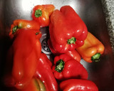 Foto del paso 1 de la receta: Conserva de ajíes y combinada 🌶️🥕🌰