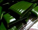 Foto langkah ke 4 dari resep Lemper isi ayam (RK) Ide hantaran.