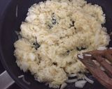 Hình bước làm 2 của món Cơm rang, kim chi thịt bò