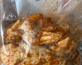 Hình bước làm 2 của món Cánh Gà Tikka Nướng