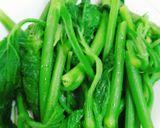 Hình bước làm 1 của món Đọt bí xào tỏi