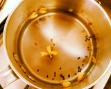 A picture of step 1 of Cardamom green tea 🍵.