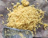 A picture of step 2 of Besan Guthala kari.