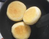 Foto langkah ke 6 dari resep English Muffin - No oven, less egg. Vegetarian friendly.