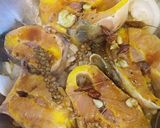 A picture of step 2 of Vietnamese Braised Sturgeon in Clay Pot.