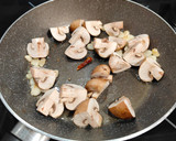 Foto del paso 2 de la receta: Gambones al ajillo con champiñones