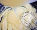 Foto langkah ke 1 dari resep Condensed Milk Cotton Cake.