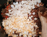 Foto del paso 4 de la receta: Empanadillas rellenas con carne horneada el día anterior