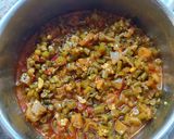 A picture of step 4 of French Beans and Brinjal Curry.