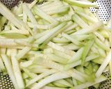 Hình bước làm 2 của món Canh Dưa Nấu Thịt Nạc Xay