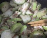 Hình bước làm 3 của món Canh mướp lạc ngọt bùi khó đỡ