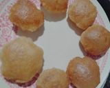 A picture of step 4 of Gol gappe - a famous street food of Delhi.