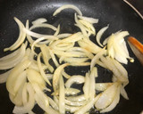Foto del paso 1 de la receta: Tortilla cremosa de calabacín🥒