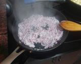 Foto del paso 2 de la receta: Tortilla de papas con cebolla, chorizo y perejil