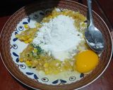 Foto langkah ke 4 dari resep Perkedel Kentang Jagung.
