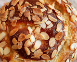 Foto del paso 11 de la receta: Coca espiral de canela y cardamomo con almendras