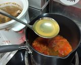 A picture of step 4 of Egg and Tomato Soup.