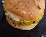 A picture of step 3 of Cabbage burger.