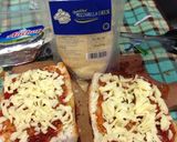 Foto langkah ke 4 dari resep Easy Chessy Pizza.