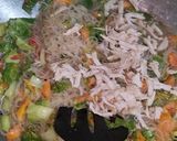 Foto langkah ke 5 dari resep Bihun Kuah ala Chef Martin Praja.