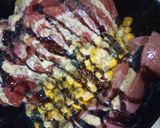 Foto del paso 6 de la receta Ensalada de Tomate Rosa, Maíz y Salmón con Salsa de Miel y Mostaza y Crema de Vinagre de Módena