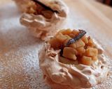 Foto del paso 8 de la receta Minipavlova de crema de vainilla, manzana y pasas