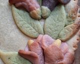 Foto del passaggio 5 della ricetta Crostata fiorita