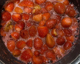 Foto del paso 1 de la receta: Helado de fresas a la crema I