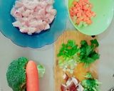 Foto langkah ke 1 dari resep Sup ayam jamur.