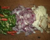 Foto langkah ke 5 dari resep Tumis Jamur Tiram Brokoli Mix Pentol Ayam.