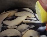 A picture of step 4 of Butterfly Pea Stewed Pears.