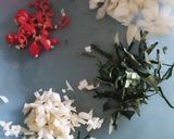 Foto langkah ke 2 dari resep Nasi Daun Kari Pedas Lauk Scrambled Telur.