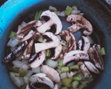 Foto del paso 5 de la receta: Platillo cremoso de champiñones 🍄☄️(Crema de champiñones)