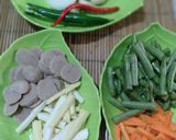 Foto langkah ke 1 dari resep Tumisan buncis bakso.
