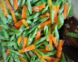 Foto langkah ke 3 dari resep Buncis Tumis Kemiri.