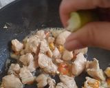 Foto langkah ke 3 dari resep Ide Bekal : Tumis Ayam Taichan.