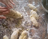 Foto del paso 4 de la receta: Pan de ajo y perejil 🧄