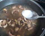 A picture of step 3 of Mushroom corn garlic soup.