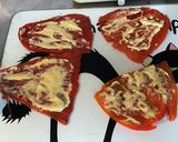 Une image de l'étape 2 de Poivrons surprise aux saucisses fumées moutarde de Dijon, basilic et parmesan.