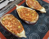 Foto del paso 3 de la receta: Berenjenas gratinadas rellenas de picadillo cubano