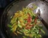 Foto langkah ke 3 dari resep Tumis Labu Siam Wortel Telur.